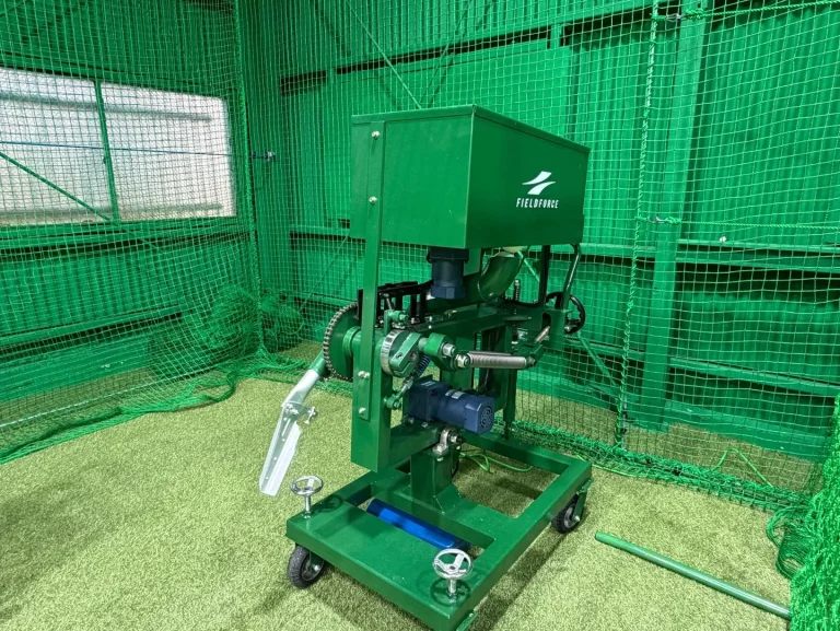 ピッチングマシン